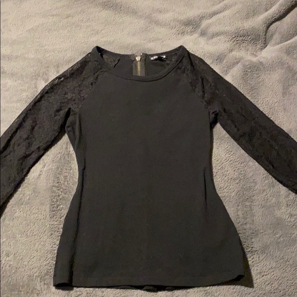 Top - Picture 1 of 1